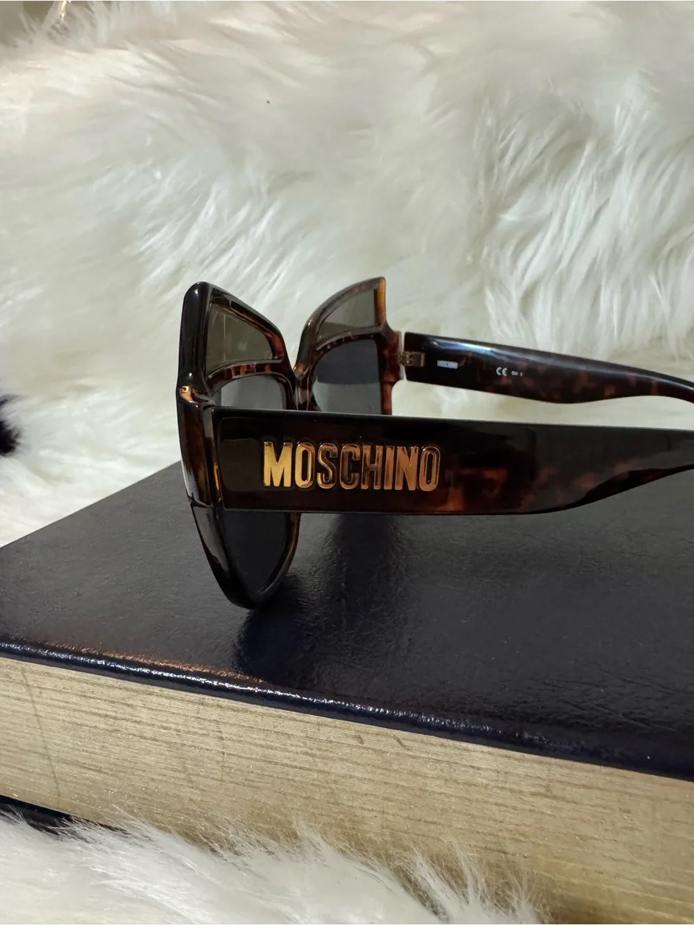 Moschino Tortoiseshell Cat-Eye Sunglasses - Brown - Picture 4 of 6